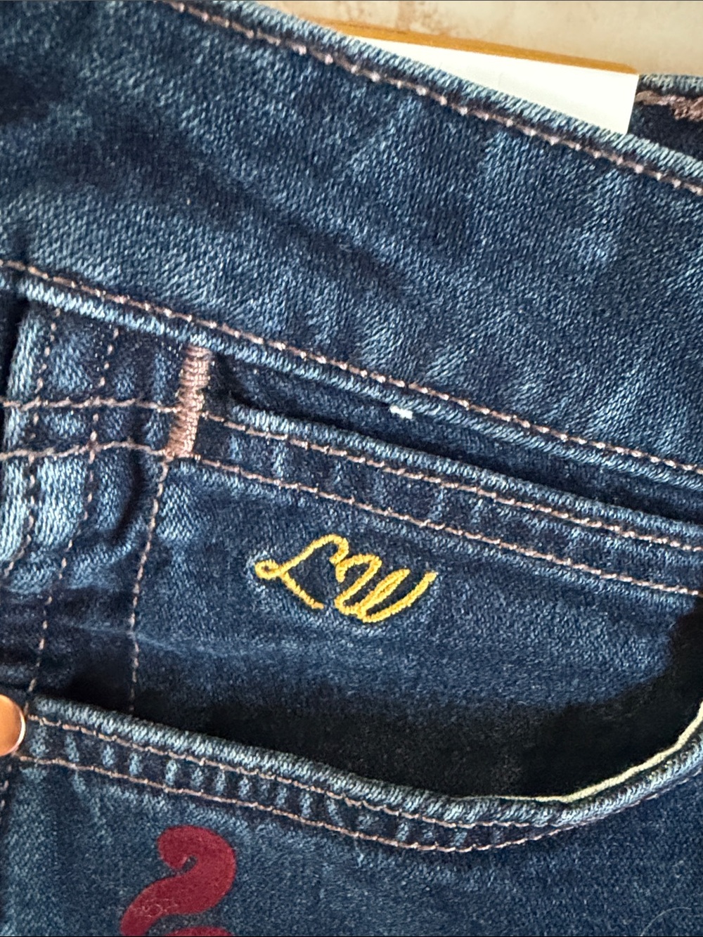 NWT Lainey Wilson x Wrangler flare jeans 31x34 - Picture 3 of 7